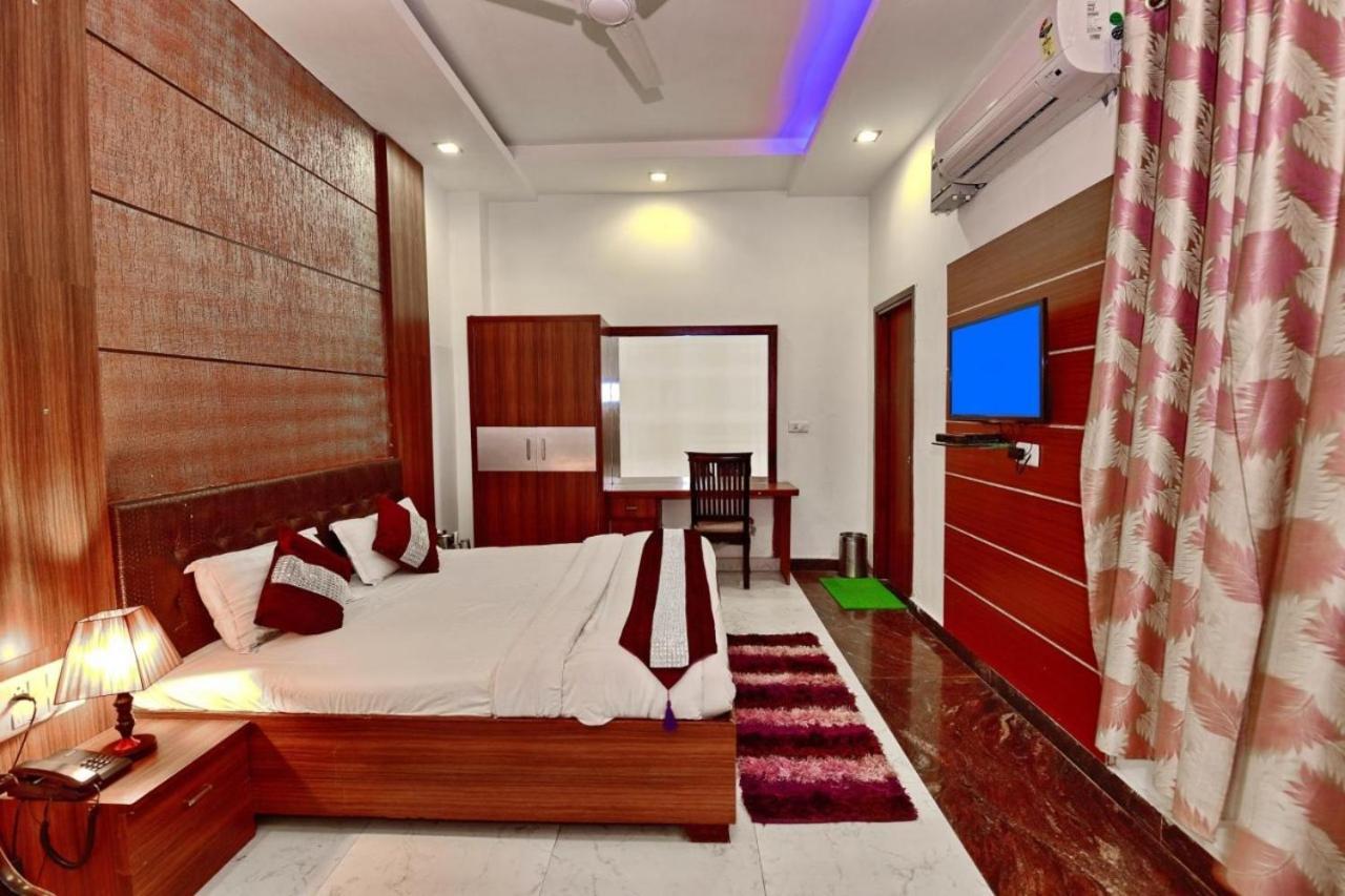 Kartikay Hotel Hisār Exterior foto
